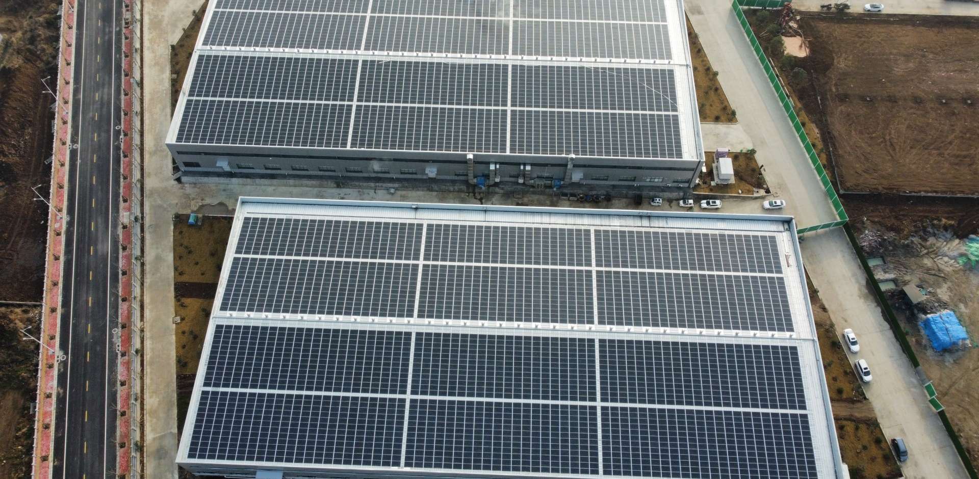 1920-2021年3月，河南唐河縣 中部食品城BIPV光伏項目，裝機量1.8MW，年發(fā)電200萬度，滿足45%用電需求.jpg